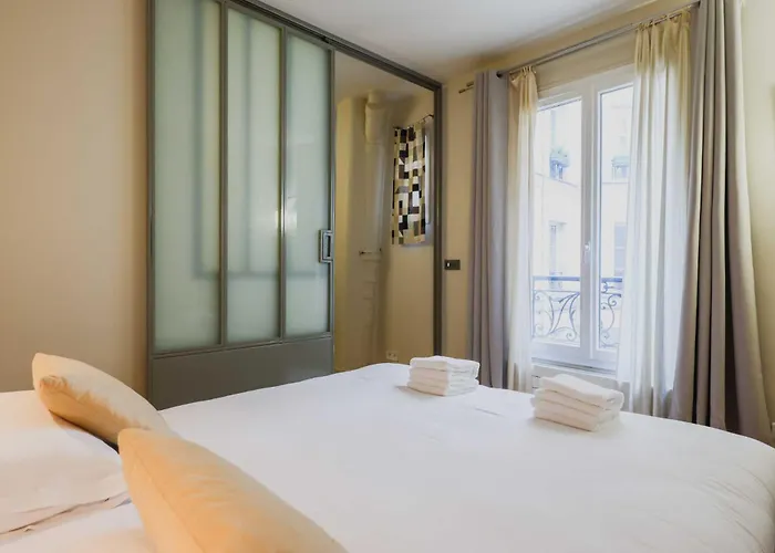 Appartement Modern Flat - 1bd-4p - Parc Monceau Parijs